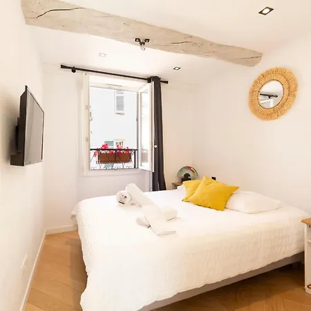 Townhouse With Terrace & Parking In The Heart Of Old Antibes
