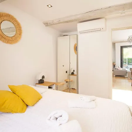 Townhouse With Terrace & Parking In The Heart Of Old Casa de Férias Antibes