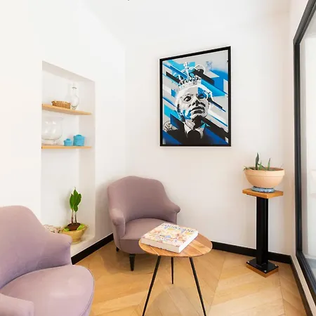 Townhouse With Terrace & Parking In The Heart Of Old Ferienhaus