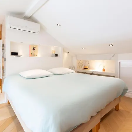 Townhouse With Terrace & Parking In The Heart Of Old * Antibes