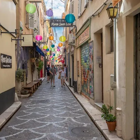 Townhouse With Terrace & Parking In The Heart Of Old Ferienhaus Antibes